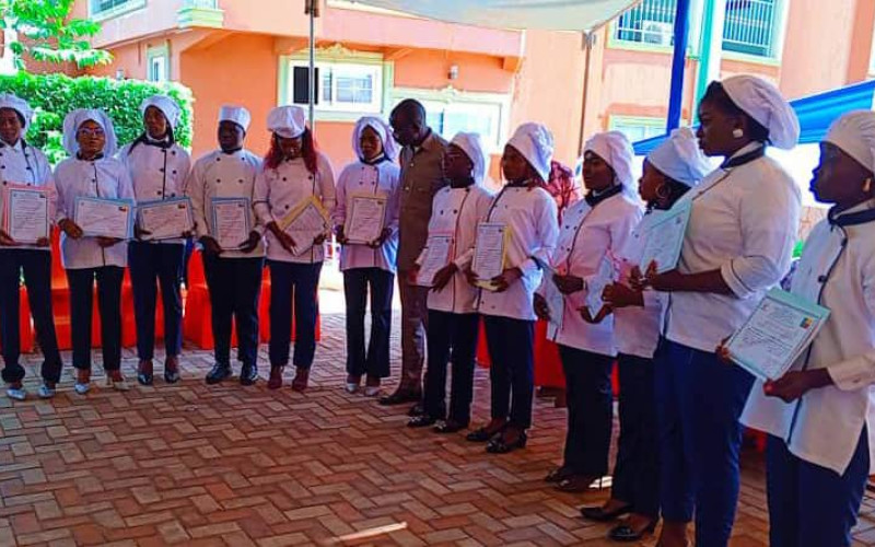 12 apprenants ont reçu leurs parchemins en hôtellerie et restauration  . Les inscriptions pour l'année 2024-2025 se poursuivent